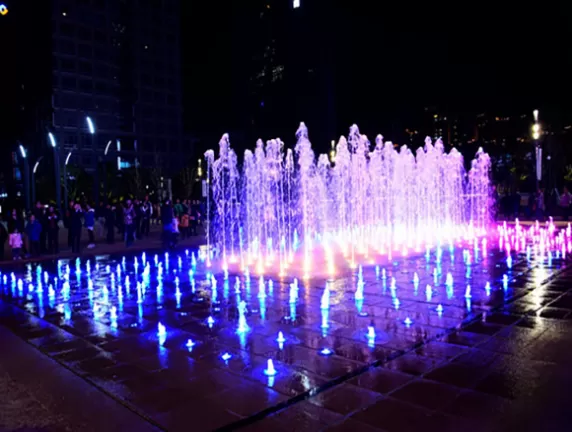 Musical fountain attracts your eyes