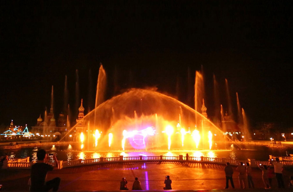 Square musical fountain